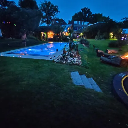 Directors Room Swimmingpool Ecolodge Tilburg منزل للإقامة تيلبورغ